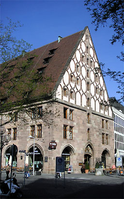 Mauthalle Ostfassade