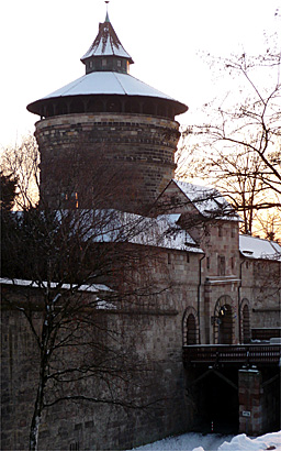 Neutor mit Turm