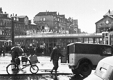 Kiosk, sog. Plärrer-Automat