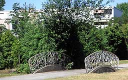 Brücke im Skulpturenpark